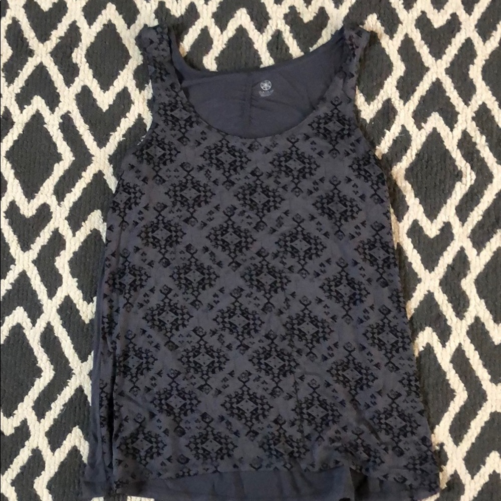 Gaiam yoga shirt
